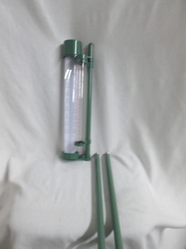 lot 32 image: Solar-Lit Rain Gauge with Thermometer