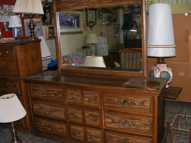 lot 516 image: Dressor with Mirror, approx 65 wi...