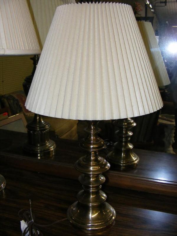 lot 518 image: Brass base lamp, approx 25 tall...