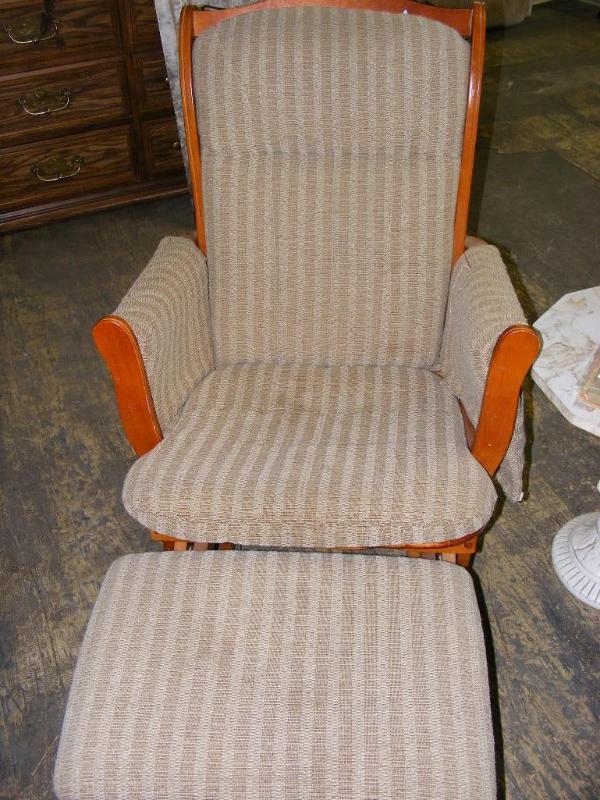 lot 520 image: Glider Rocker and Ottoman, brownta...