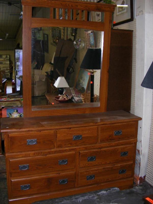 lot 540 image: DresserChest of Drawers with Mirro...