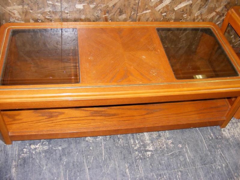 lot 545 image: Matching Coffee and Side Table. Sid...