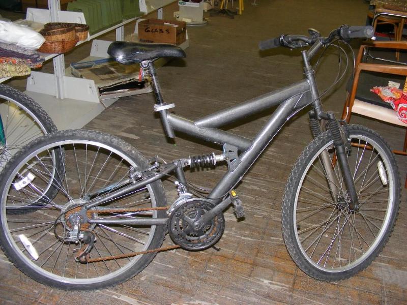 lot 550 image: Mountain Bike, grey...