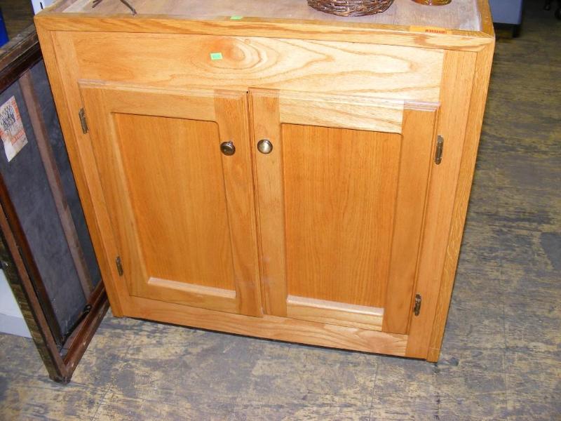 lot 559 image: Cabinet with 4 doors, perfect for t...