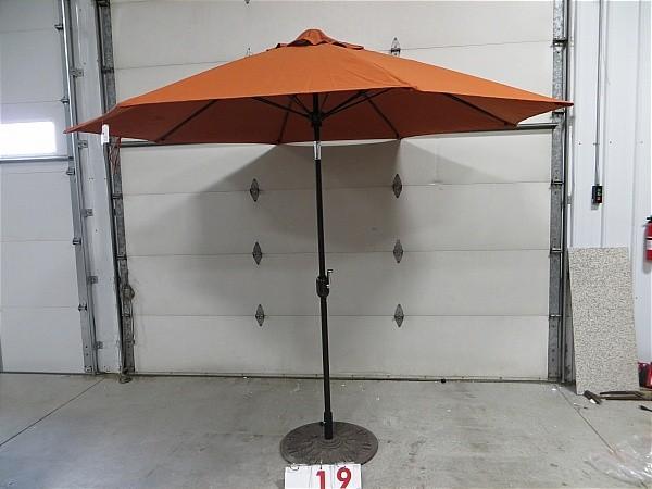 Coral Coat 9 Ft Sunbrella Delu Think Spring Patio And Home 2 K Bid