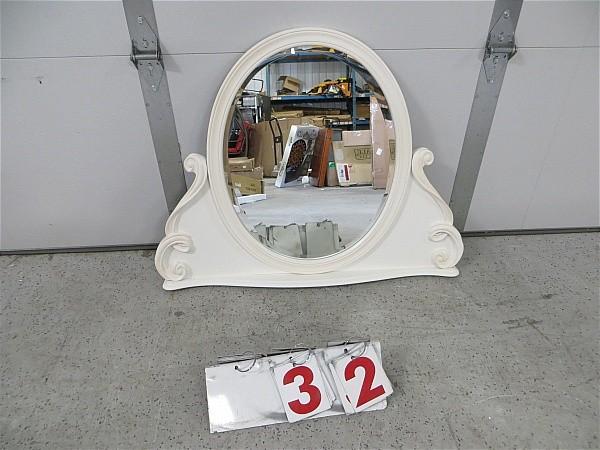 lot 32 image: Elite Vintage Boutique Vanity Mirro...