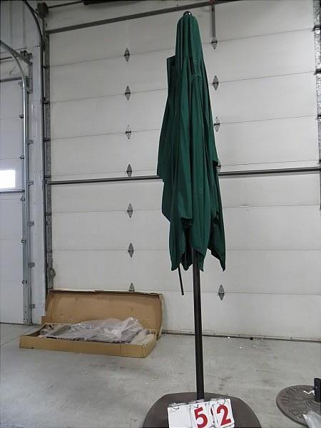 lot 52 image: Coral Coast 8 x 11 ft Easy Lift Win...