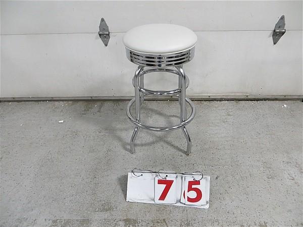 lot 76 image: Fountain Style Double Ring Counter ...