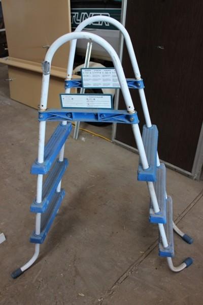 Aluminum swimming ladder...