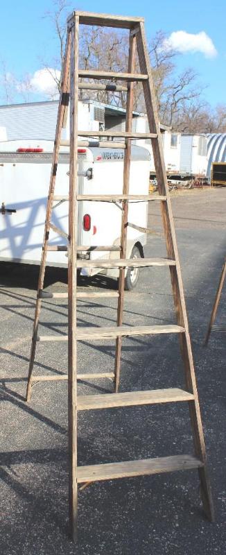 8 FT Wood Ladder Heavy Duty Indust...