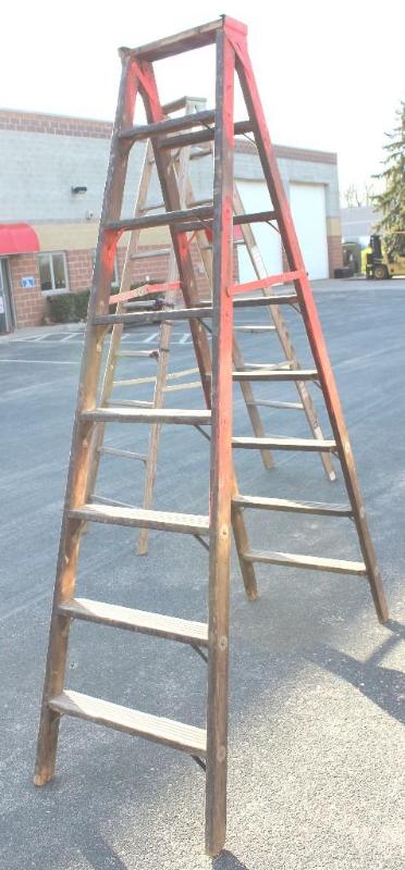 8 FT Wood Ladder Heavy Duty Indust...
