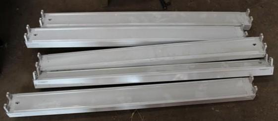 Lot of 5 &nbsp4 foot florescent l...