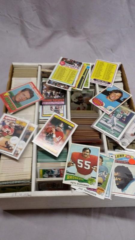 lot 155 image: 2,000-3,000 Mixed Football cards wi...