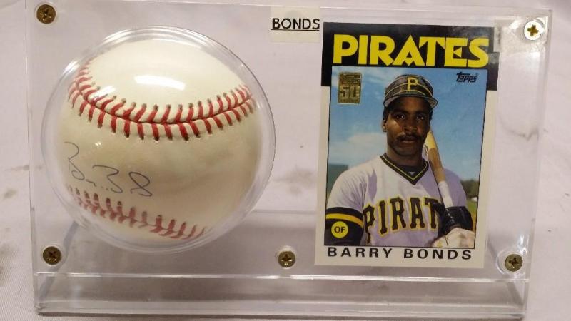 lot 48 image: Signed Baseball of Barry Bonds and ...