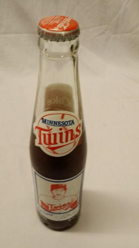 lot 51 image: Minnesota Twins Coke bottle full an...