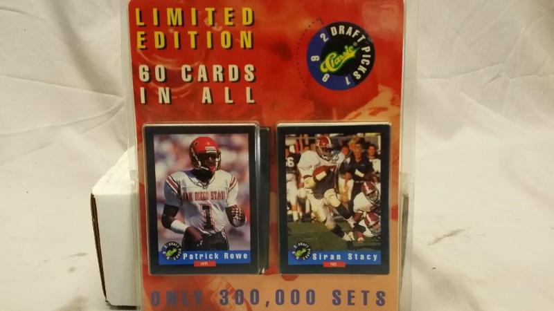 lot 68 image: Limited Edition 60 card set of 1992...