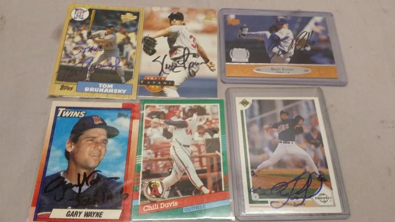 lot 95 image: 6 Signed Baseball cards including ...