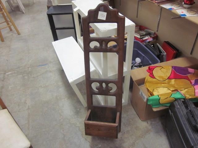 Hanging&nbspwooden plant shelf, ar...