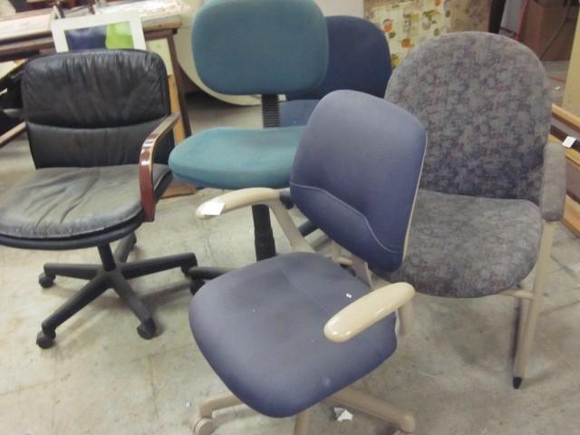 Lot of (5) office chairs....