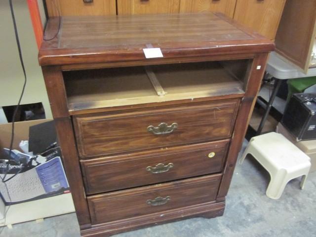 solid wood dresser, missing top dra...
