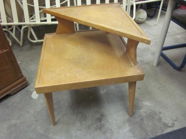 Vintage (2) tier unique corner side...
