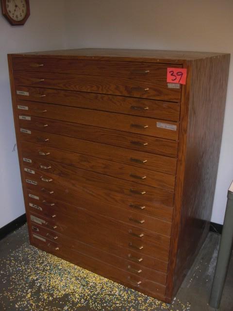 lot 39 image: Flat File