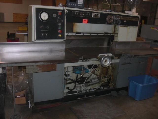 lot 4 image: Paper Cutter