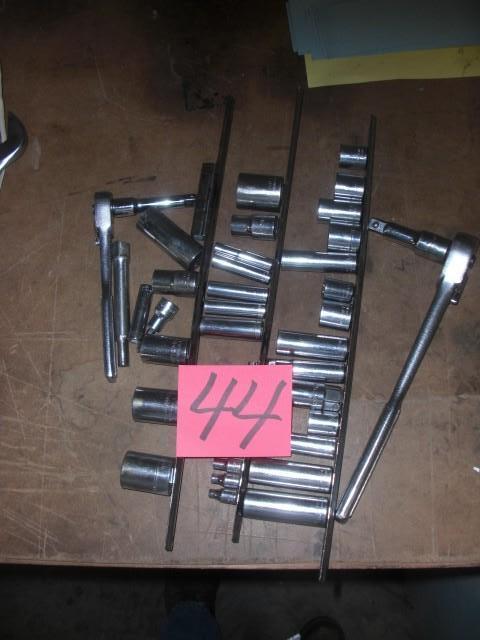 lot 44 image: Sockets and WRenches