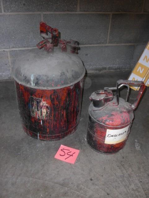 lot 54 image: Containers