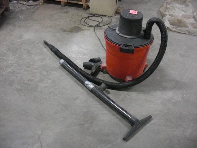 lot 63 image: Wet Dry VAc