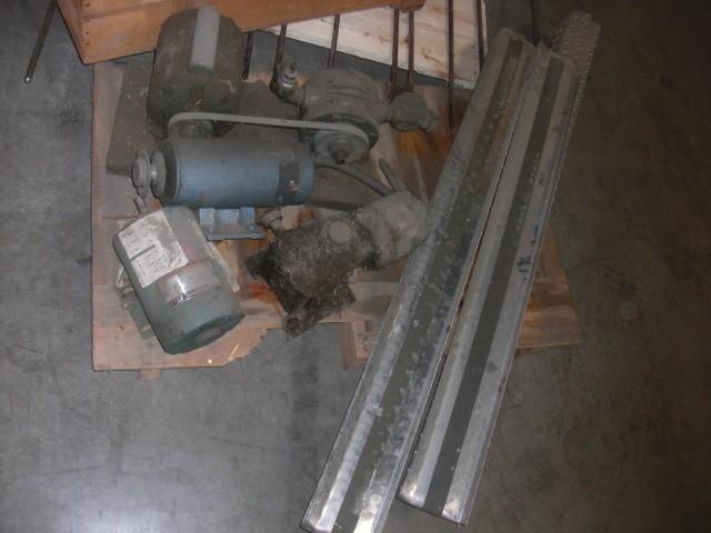 lot 89 image: 3 motors and some scrap metal. Buy ...