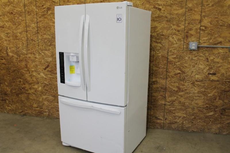 New LG ULTRA-LARGE CAPACITY 3 DOOR FRENCH DOOR REFRIGERATOR WITH SMART COOLING