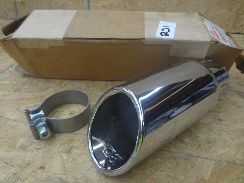 lot 231 image: New Go-Rhino 4x2.65x10 Silverado Ex...
