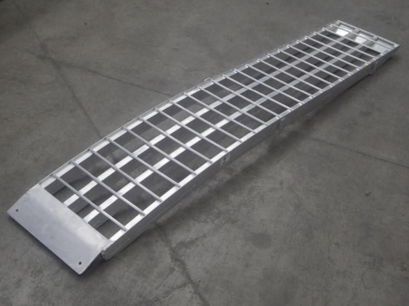 lot 9 image: New 8ft Aluminum Utility Ramp, Heav...