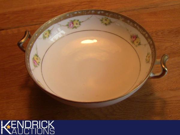 lot 17 image: Hand Painted Antique Nippon Bowl