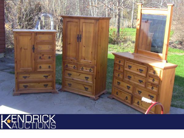 lot 35 image: Honey Pine Wood Bedroom Furniture Set