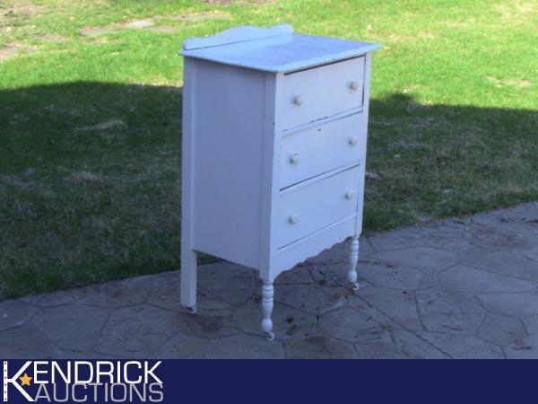 lot 41 image: White Painted Wood 3 Drawer Project Dresser