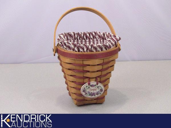 lot 50 image: Longaberger Sweetheart Bouquet Basket