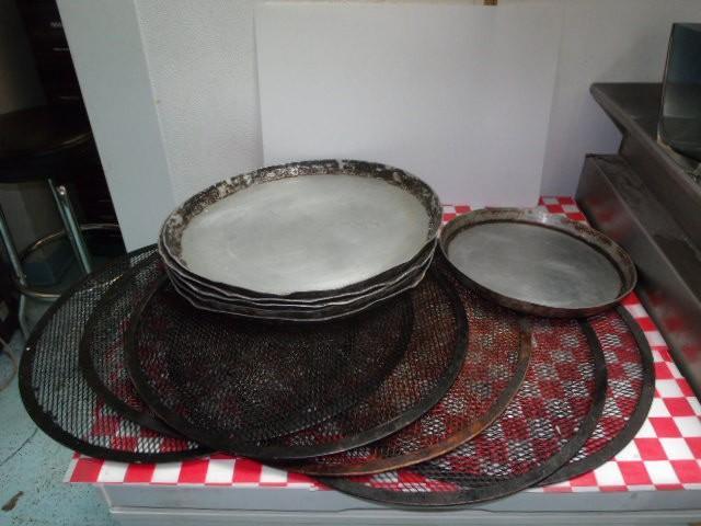 lot 12 image: Pizza Trays