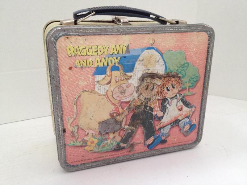 lot 24 image: 1973 Raggedy Ann and Andy Lunchbox