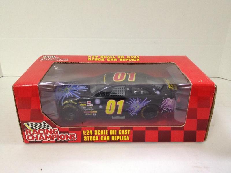 lot 32 image: 2001 Racing Champs 124 Die-Cast #01