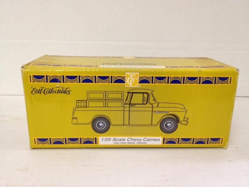 lot 33 image: 2004 ERTL Collectables 125 Chevy Cameo Die-Cast