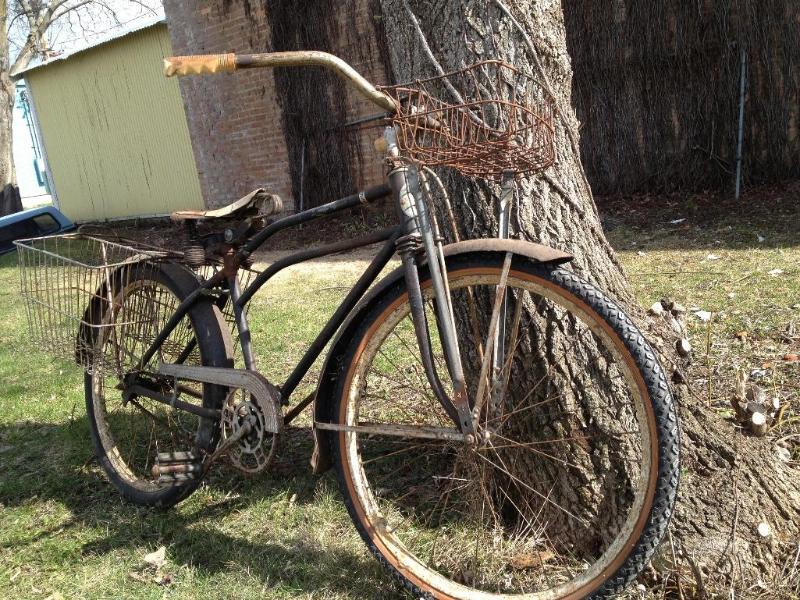 lot 4 image: 1920s Princton Mens 28 Bicycle