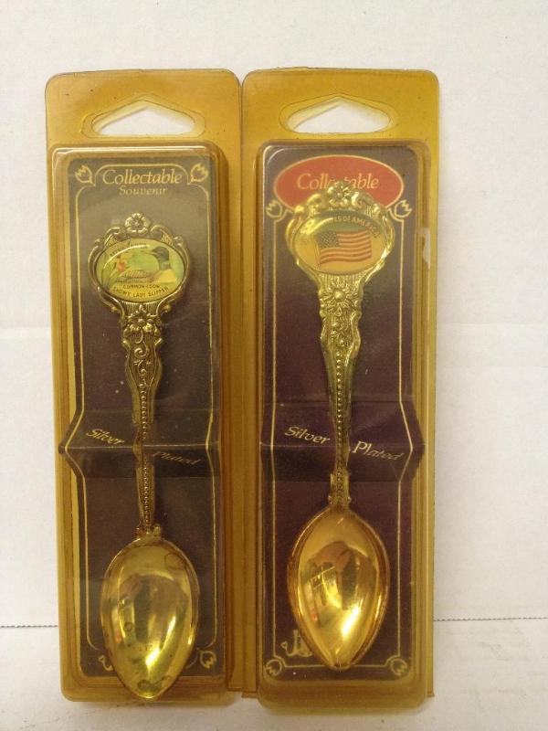 lot 51 image: Vintage Collectable Spoons