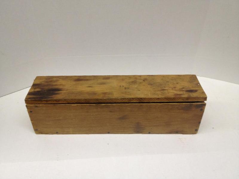 lot 84 image: Wooden Box  Tape Measures  Gossen Light Meter