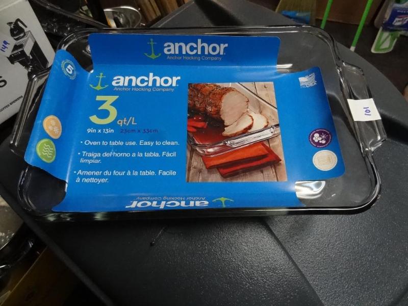 lot 101 image: New Anchor Hocking 3 qt 9x13 glass ...