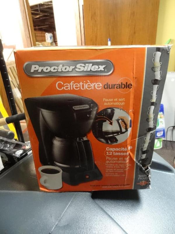 lot 104 image: New Procter Silex durable coffeemak...
