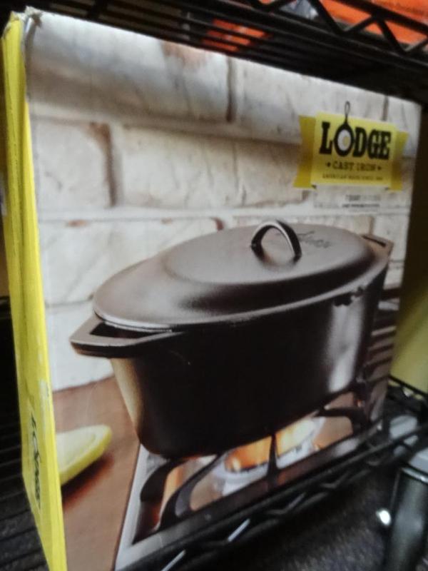 lot 108 image: New Lodge cast iron dutch oven 7 qt...