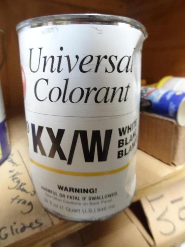 lot 127 image: New 4 quarts universal colorant KX...