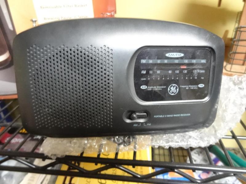 lot 138 image: Used GE portable AMFM radio tested...
